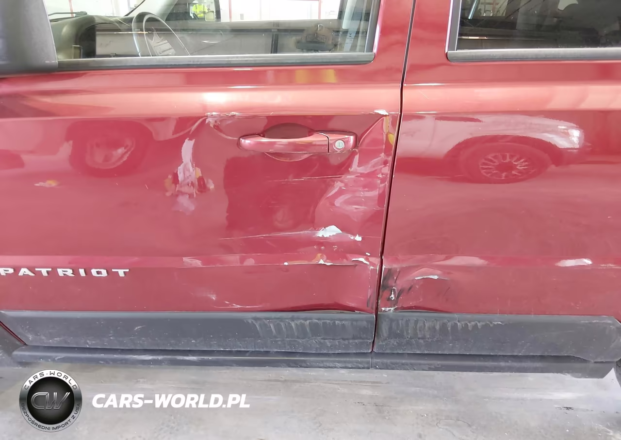 2016 Jeep Patriot Latitude VIN:1C4NJPFAXGD642031 - 6