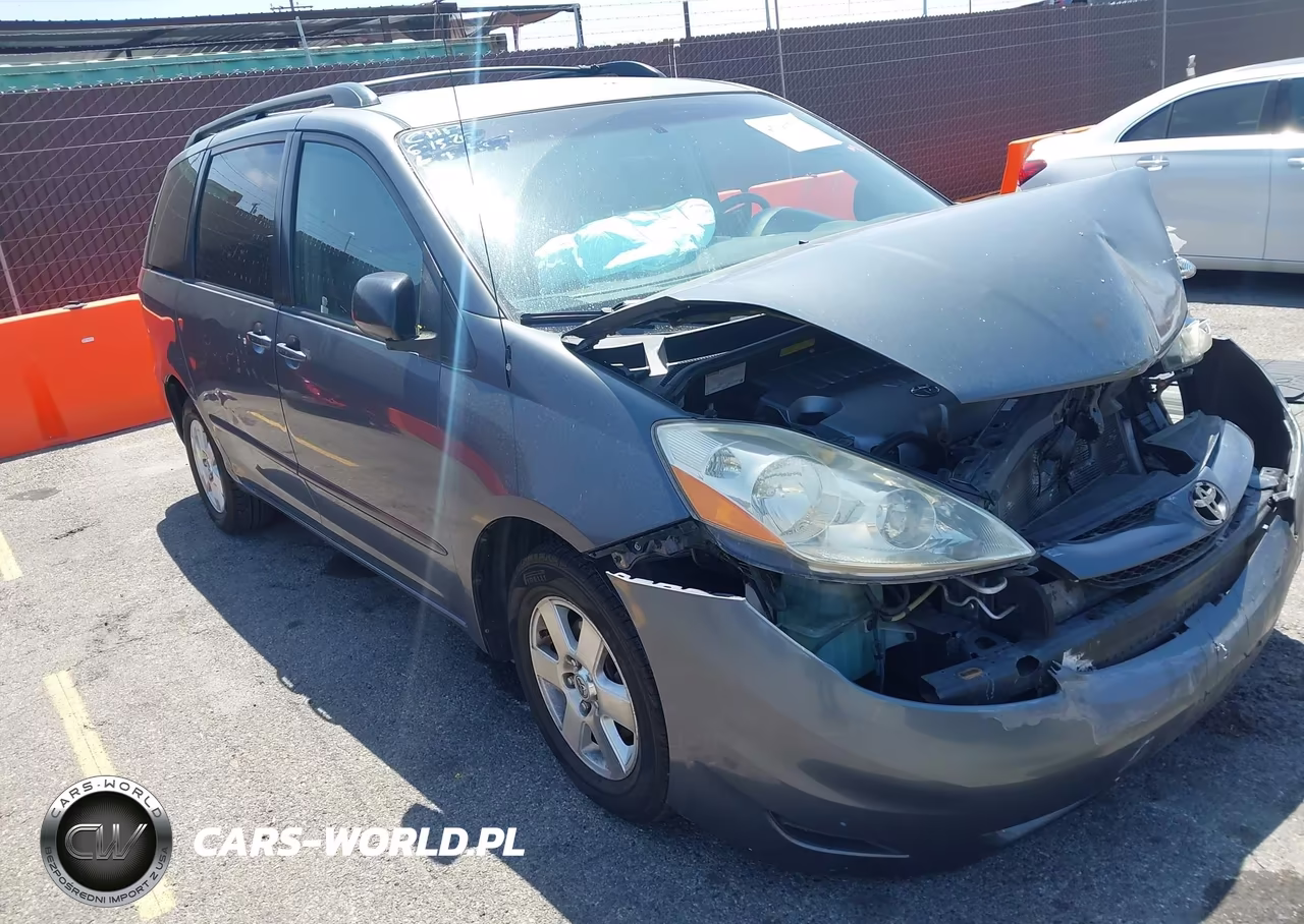 2007 Toyota Sienna Le – zdjęcie 1 z 16