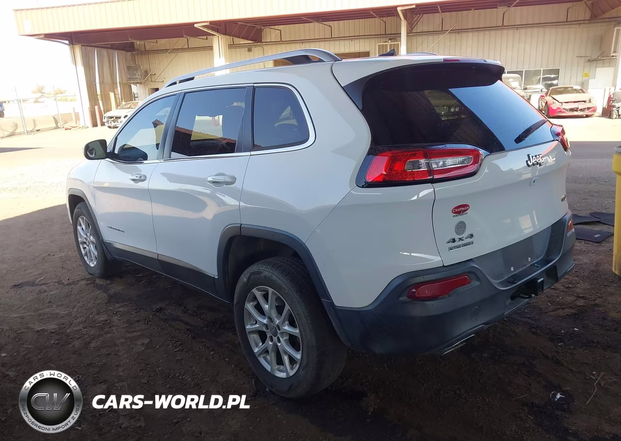 2015 Jeep Cherokee Latitude VIN:1C4PJMCS8FW728543 - 3