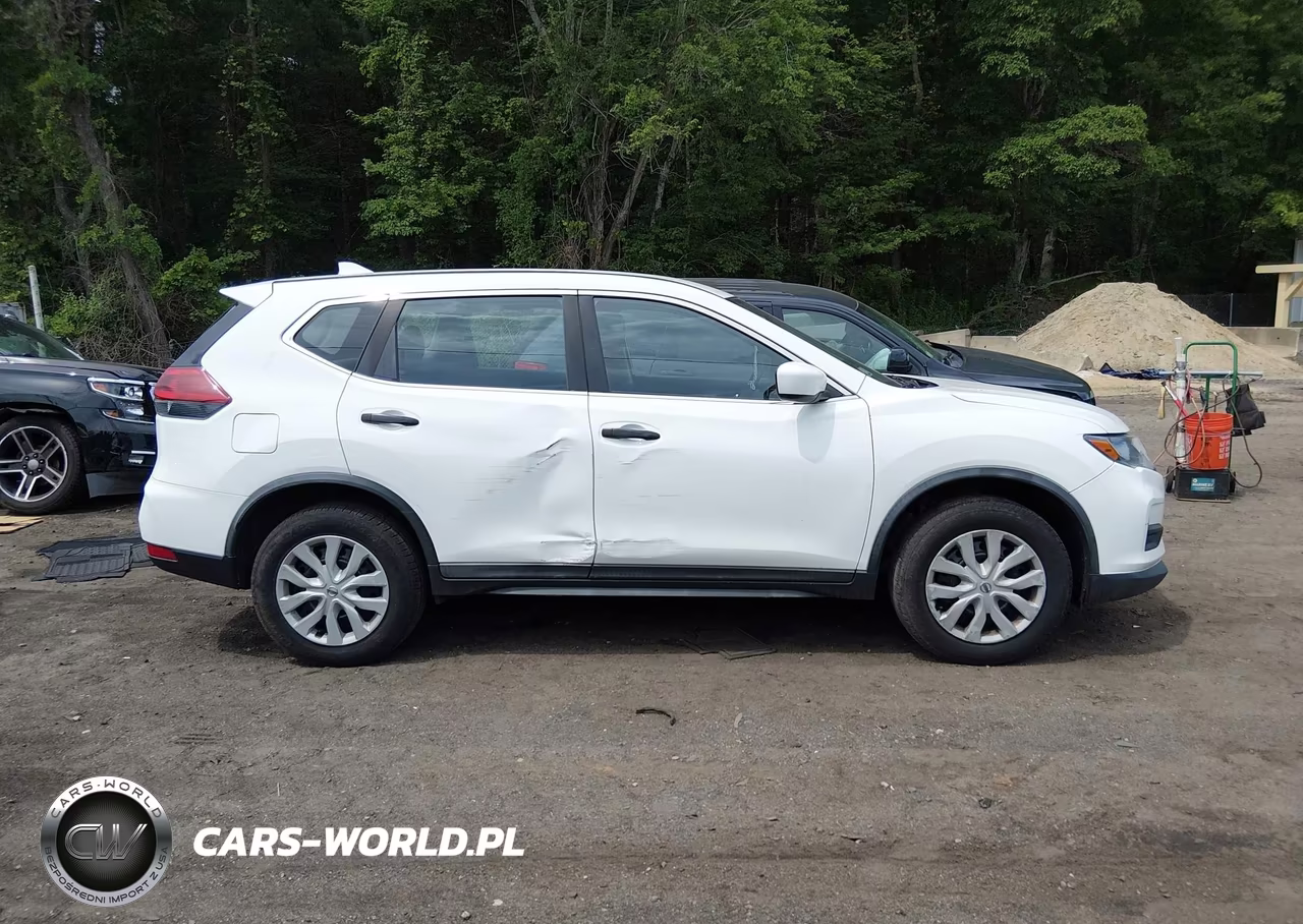 2018 Nissan Rogue S VIN:KNMAT2MV8JP520145 - 13