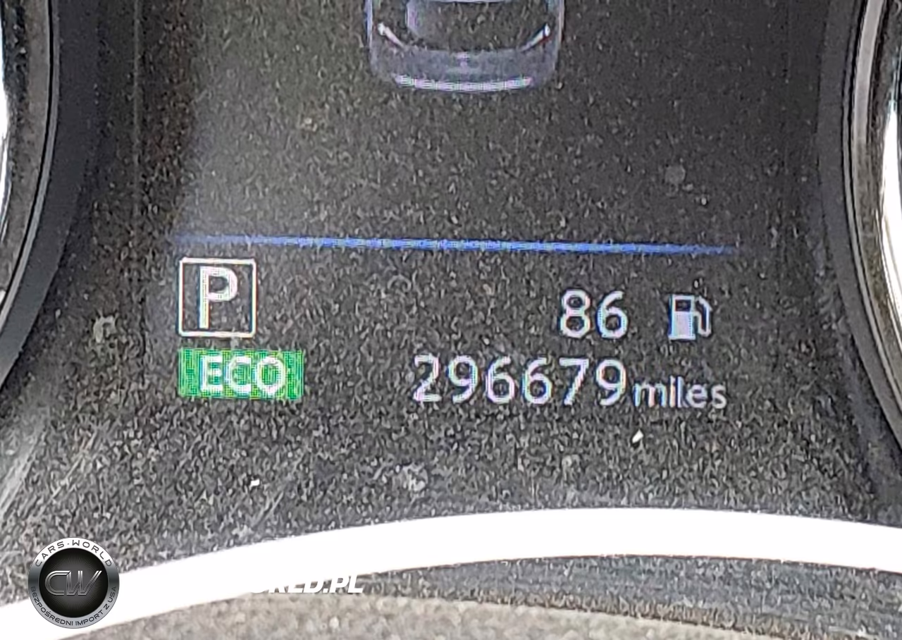 2018 Nissan Rogue S VIN:KNMAT2MV8JP520145 - 15