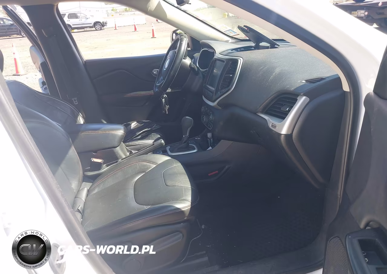 2014 Jeep Cherokee Trailhawk VIN:1C4PJMBSXEW128302 - 5