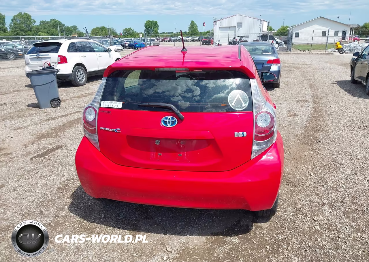 2014 Toyota Prius C One VIN:JTDKDTB38E1574742 - 16