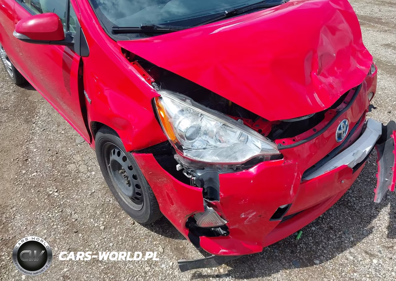 2014 Toyota Prius C One VIN:JTDKDTB38E1574742 - 17
