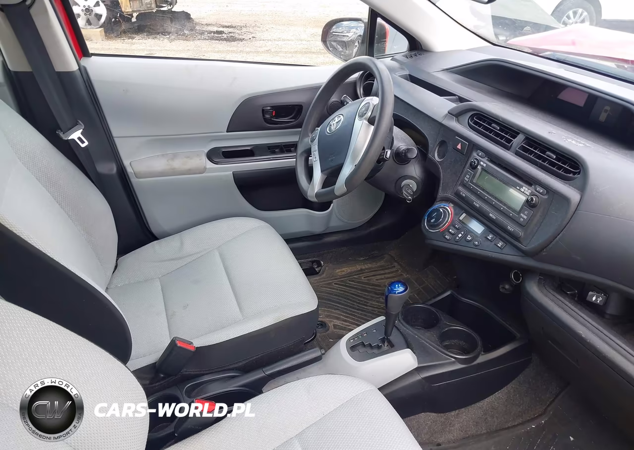 2014 Toyota Prius C One VIN:JTDKDTB38E1574742 - 5