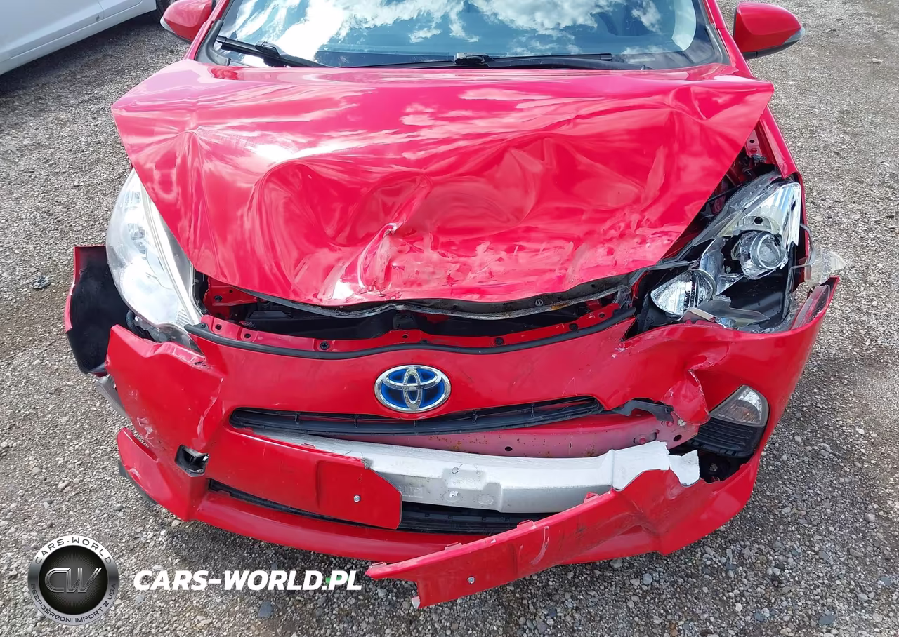 2014 Toyota Prius C One VIN:JTDKDTB38E1574742 - 6