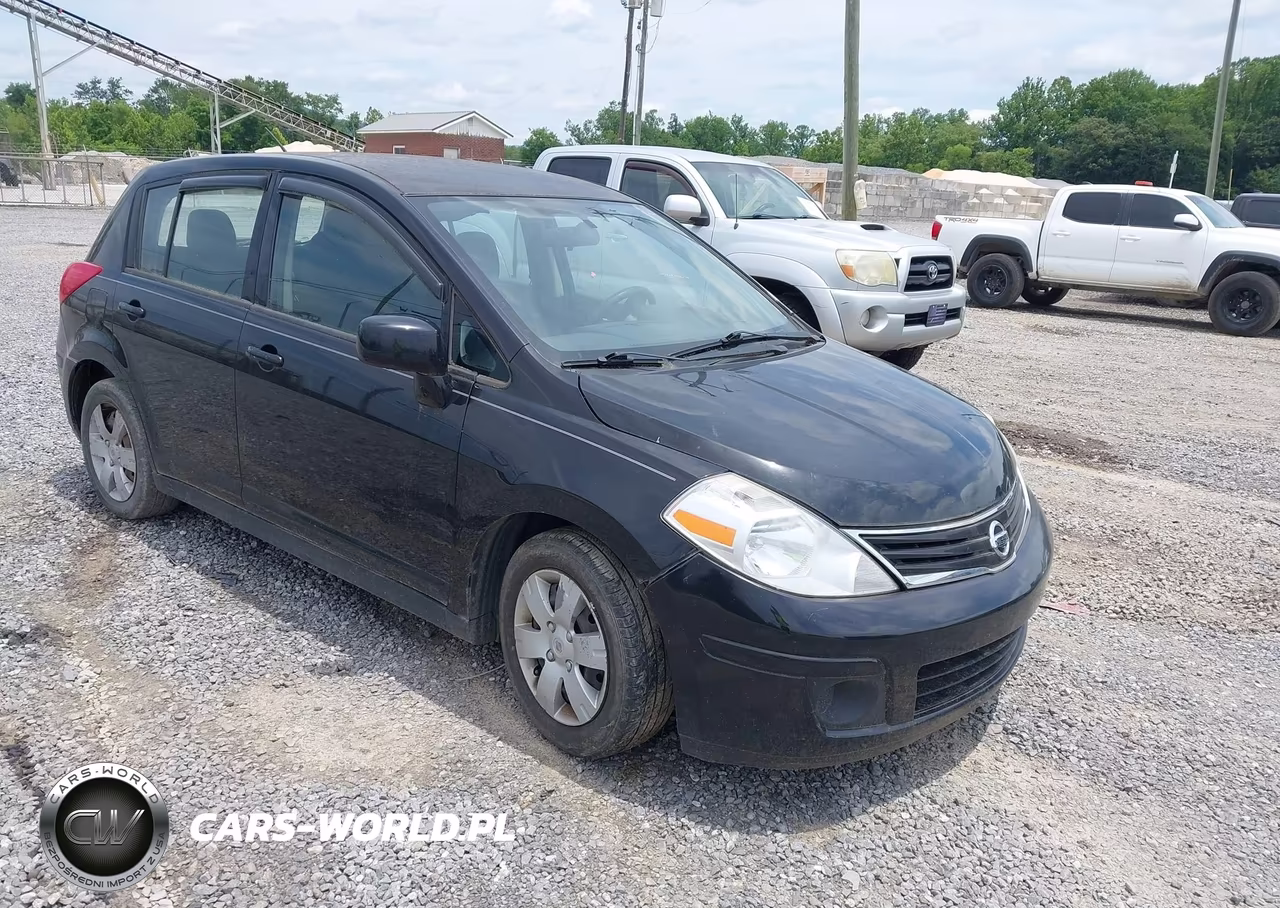 2011 Nissan Versa 1.8S – zdjęcie 1 z 11