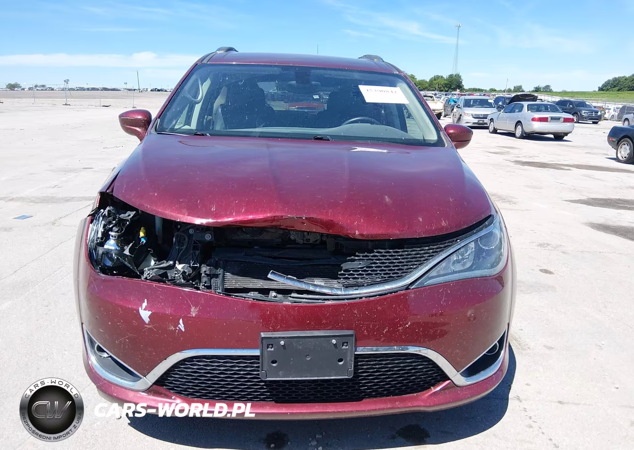 2018 Chrysler Pacifica Touring L VIN:2C4RC1BG7JR277525 - 12