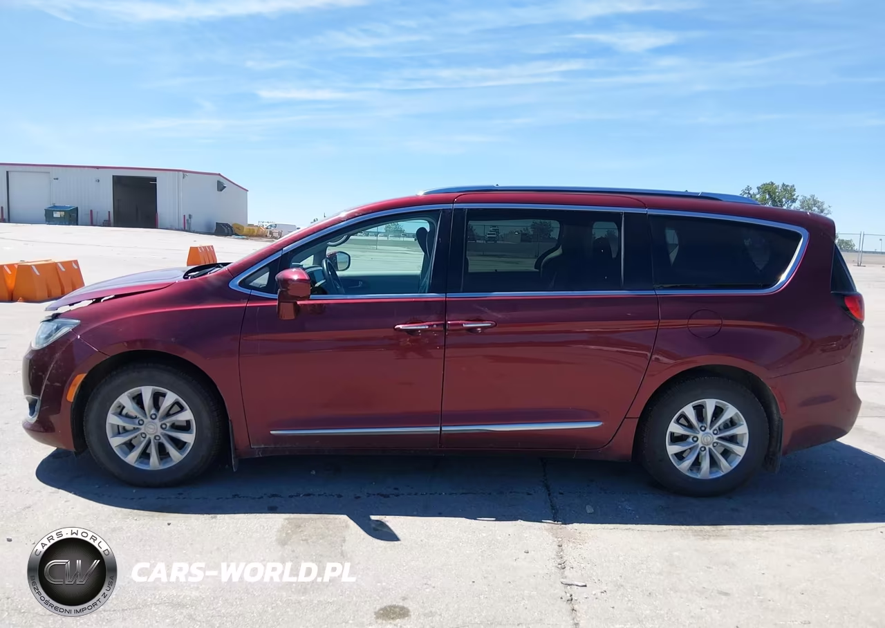 2018 Chrysler Pacifica Touring L VIN:2C4RC1BG7JR277525 - 14