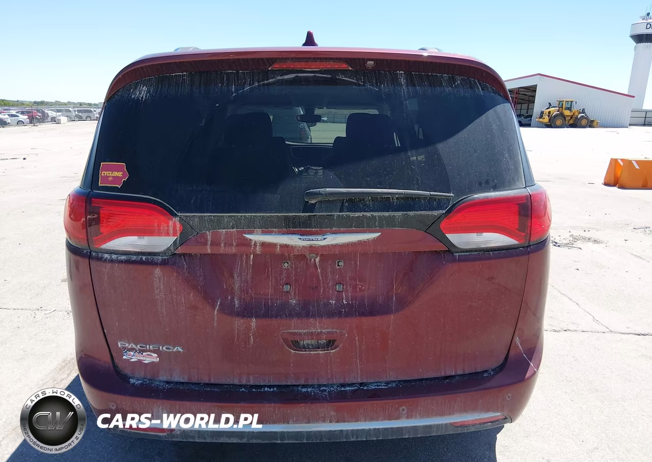 2018 Chrysler Pacifica Touring L VIN:2C4RC1BG7JR277525 - 16