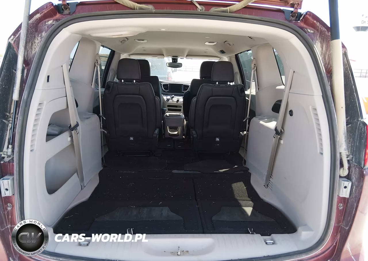 2018 Chrysler Pacifica Touring L VIN:2C4RC1BG7JR277525 - 17