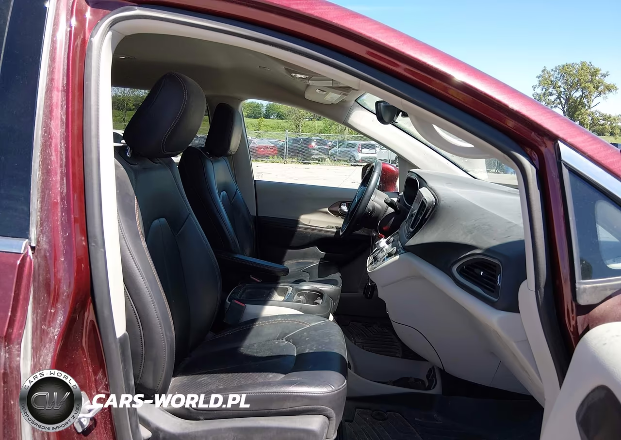 2018 Chrysler Pacifica Touring L VIN:2C4RC1BG7JR277525 - 5