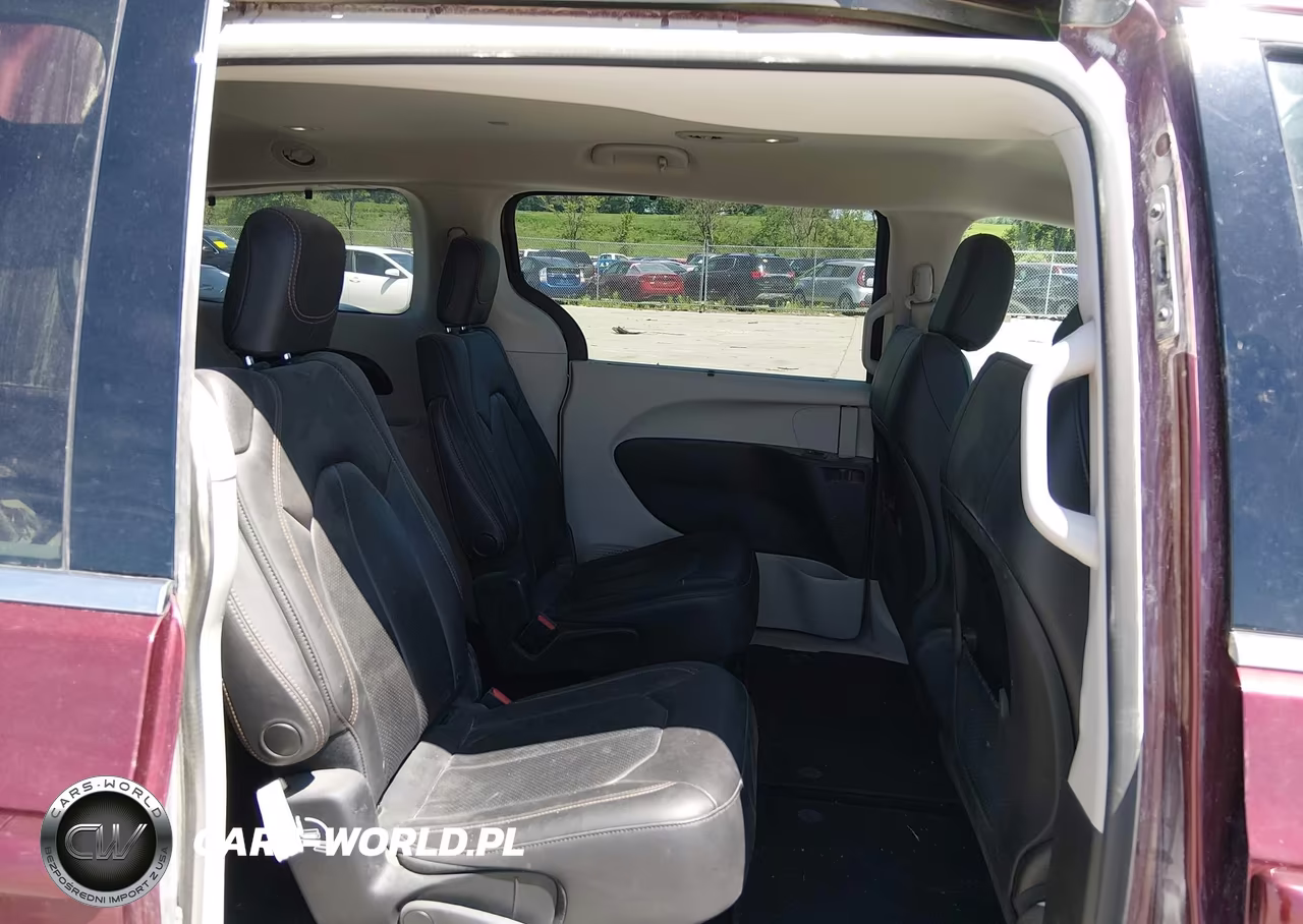 2018 Chrysler Pacifica Touring L VIN:2C4RC1BG7JR277525 - 8