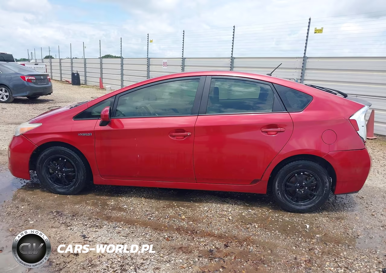 2013 Toyota Prius Two VIN:JTDKN3DU1D1631168 - 14