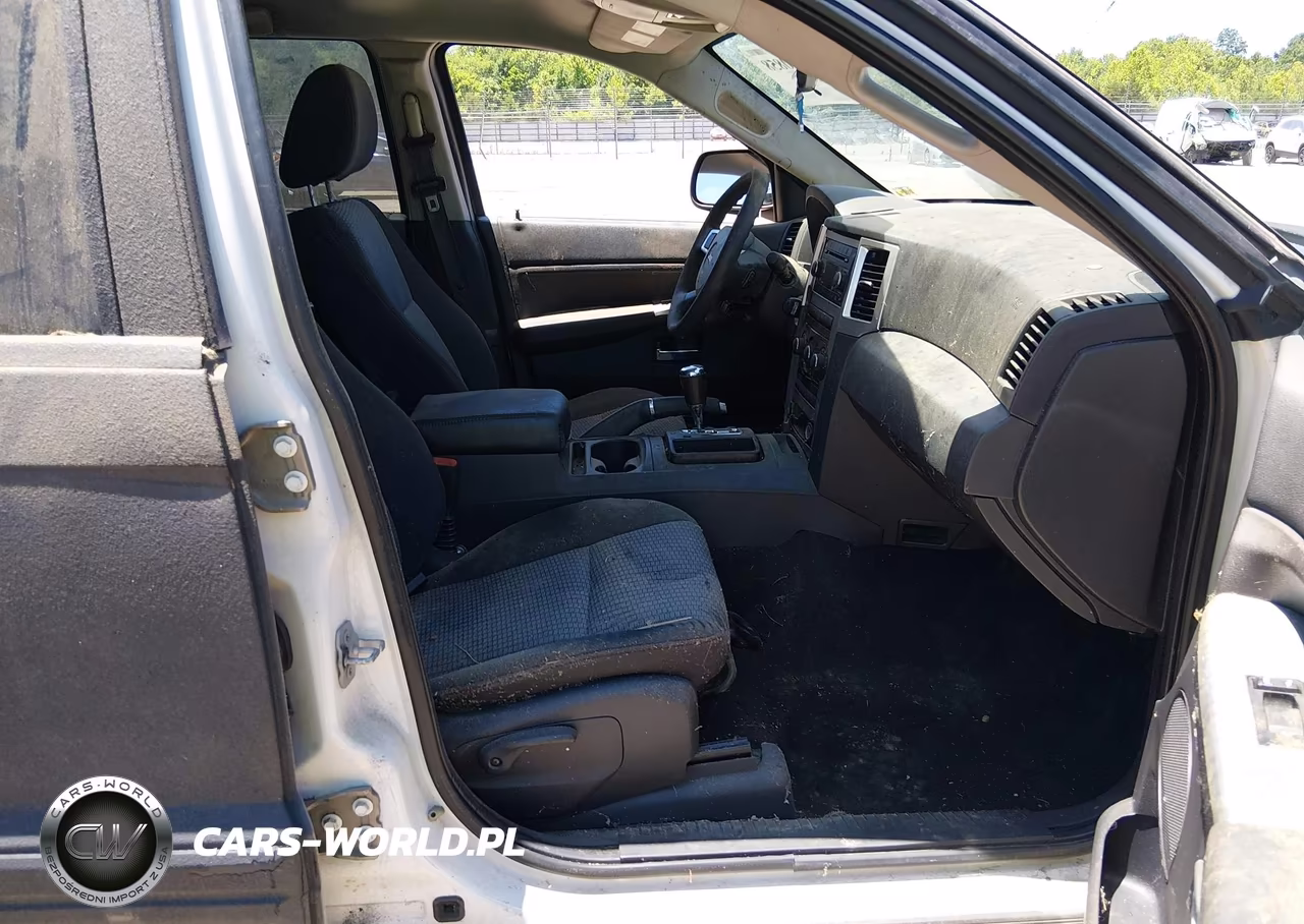 2009 Jeep Grand Cherokee Laredo VIN:1J8GR48K99C502205 - 5