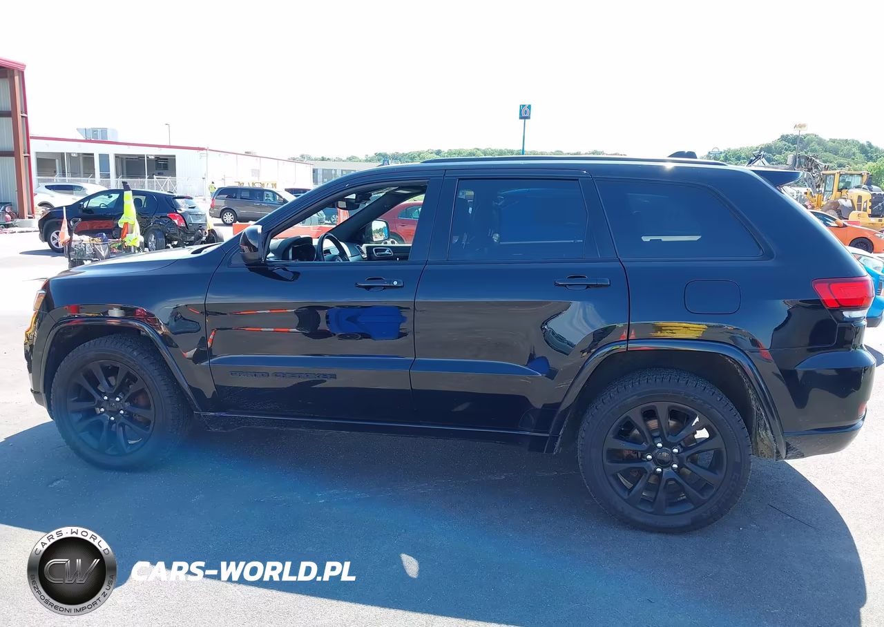 2019 Jeep Grand Cherokee Altitude 4X4 VIN:1C4RJFAGXKC592138 - 14