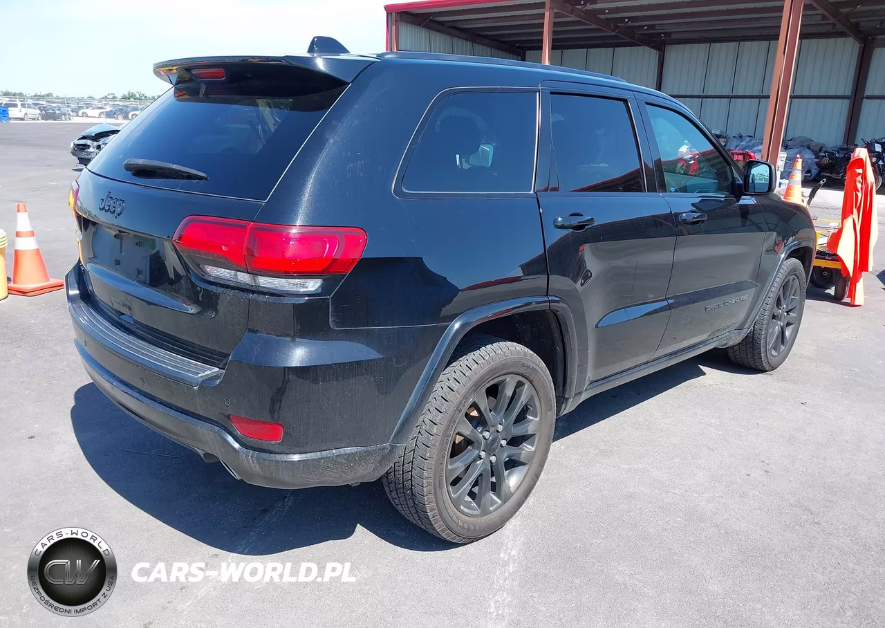 2019 Jeep Grand Cherokee Altitude 4X4 VIN:1C4RJFAGXKC592138 - 4