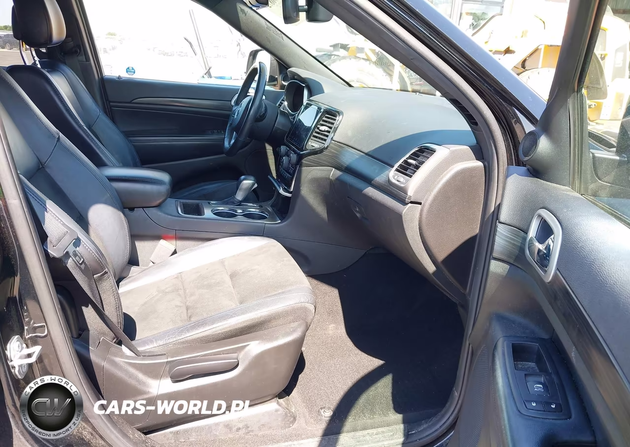 2019 Jeep Grand Cherokee Altitude 4X4 VIN:1C4RJFAGXKC592138 - 5