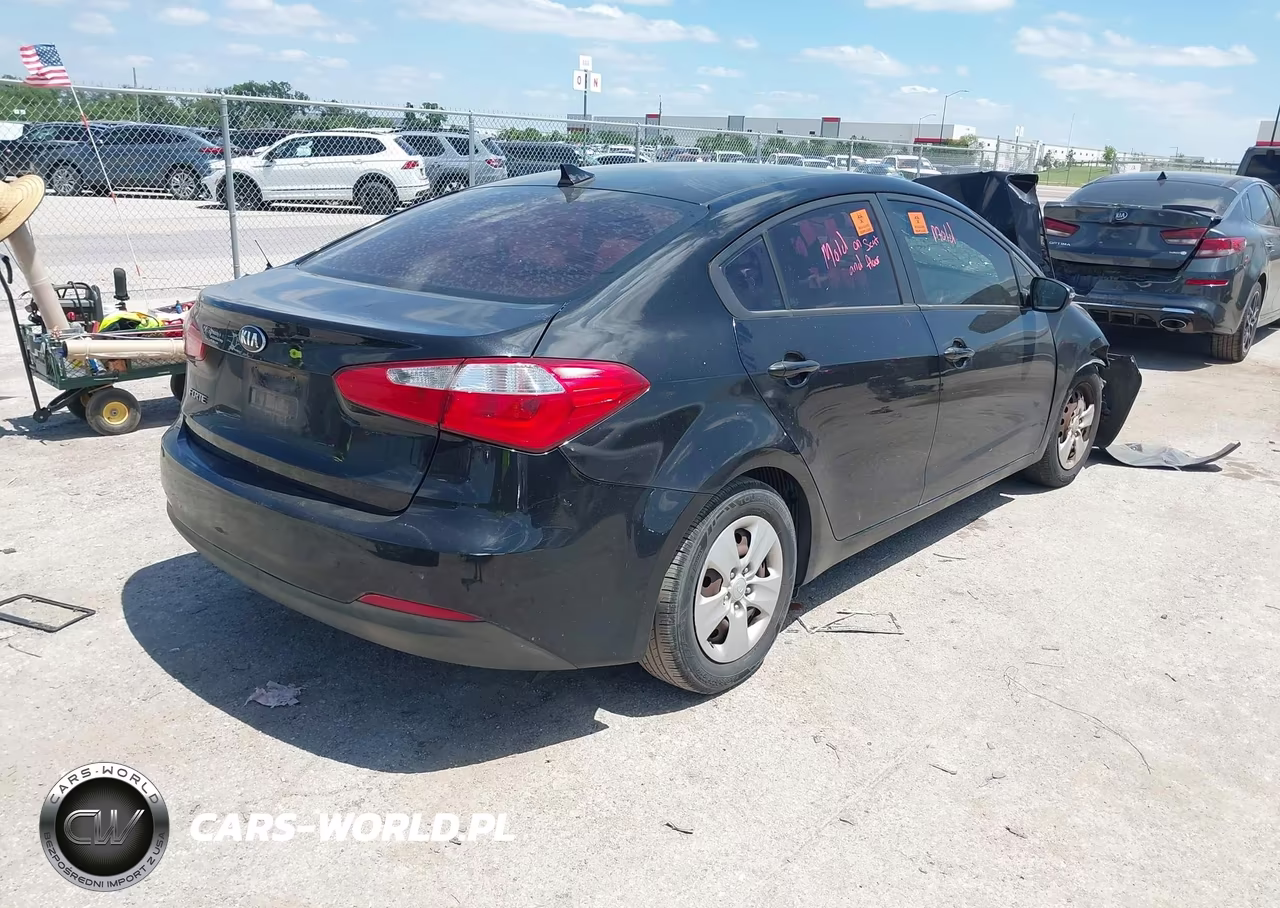 2015 Kia Forte Lx VIN:KNAFX4A67F5372329 - 4