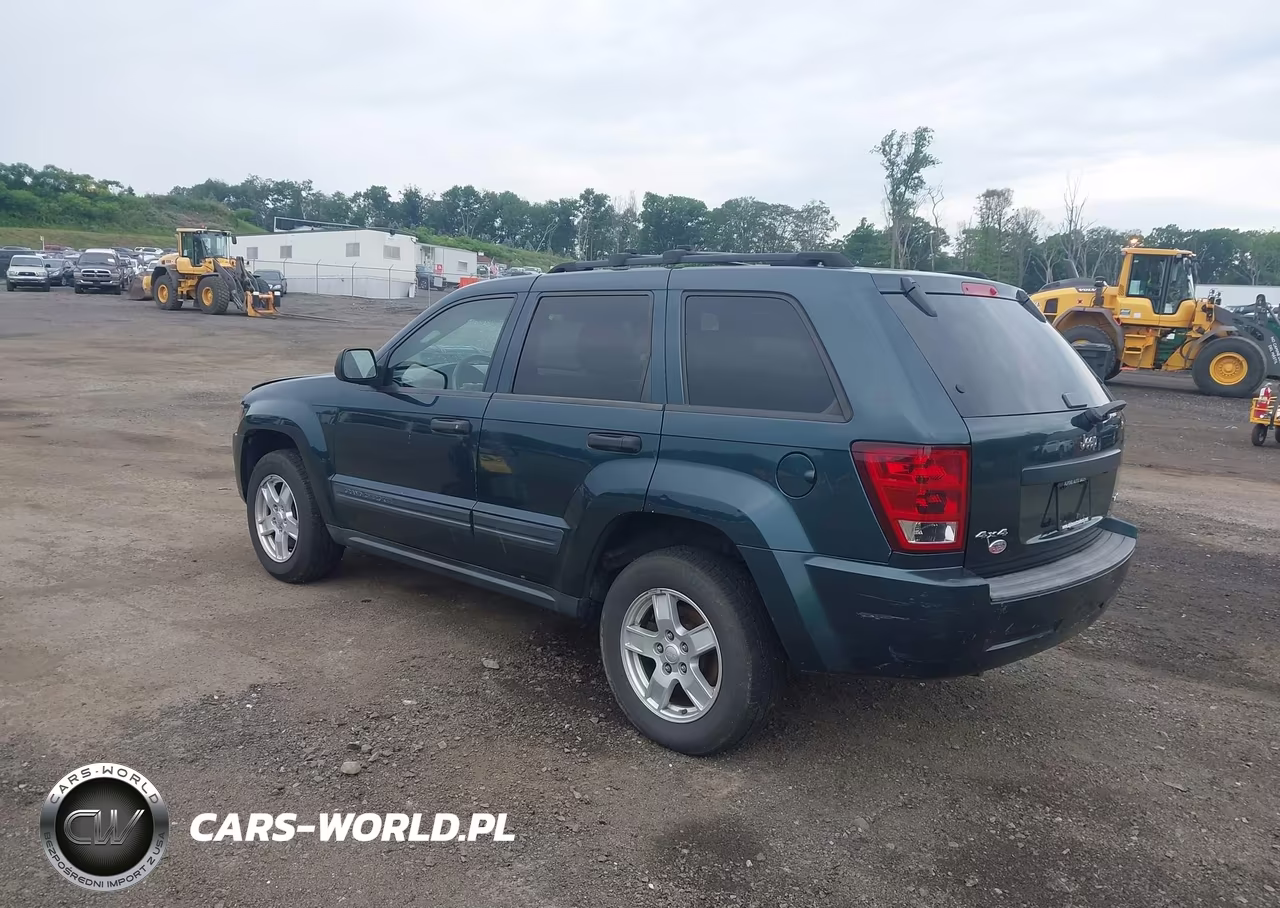 2005 Jeep Grand Cherokee Laredo VIN:1J4GR48K95C653427 - 3