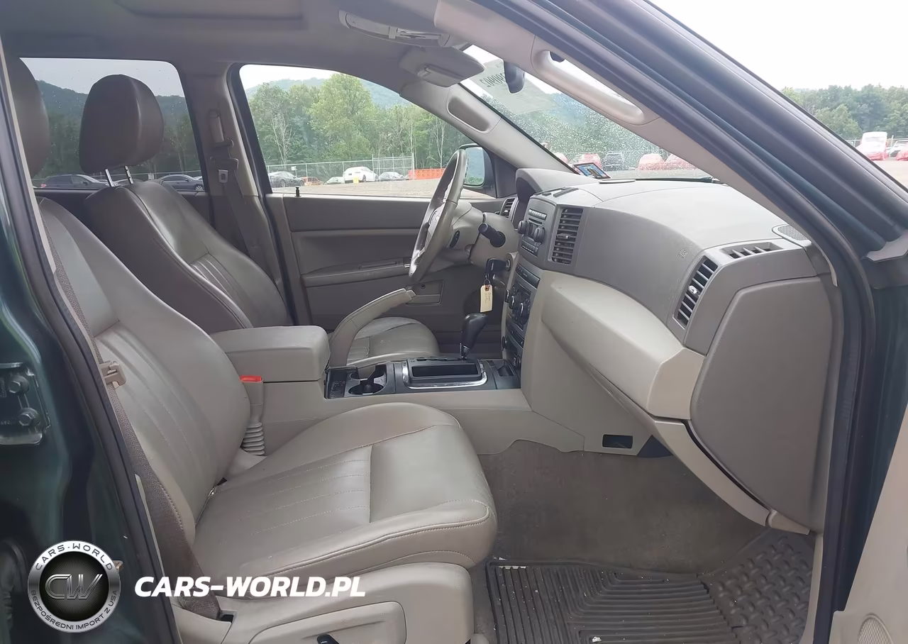 2005 Jeep Grand Cherokee Laredo VIN:1J4GR48K95C653427 - 5