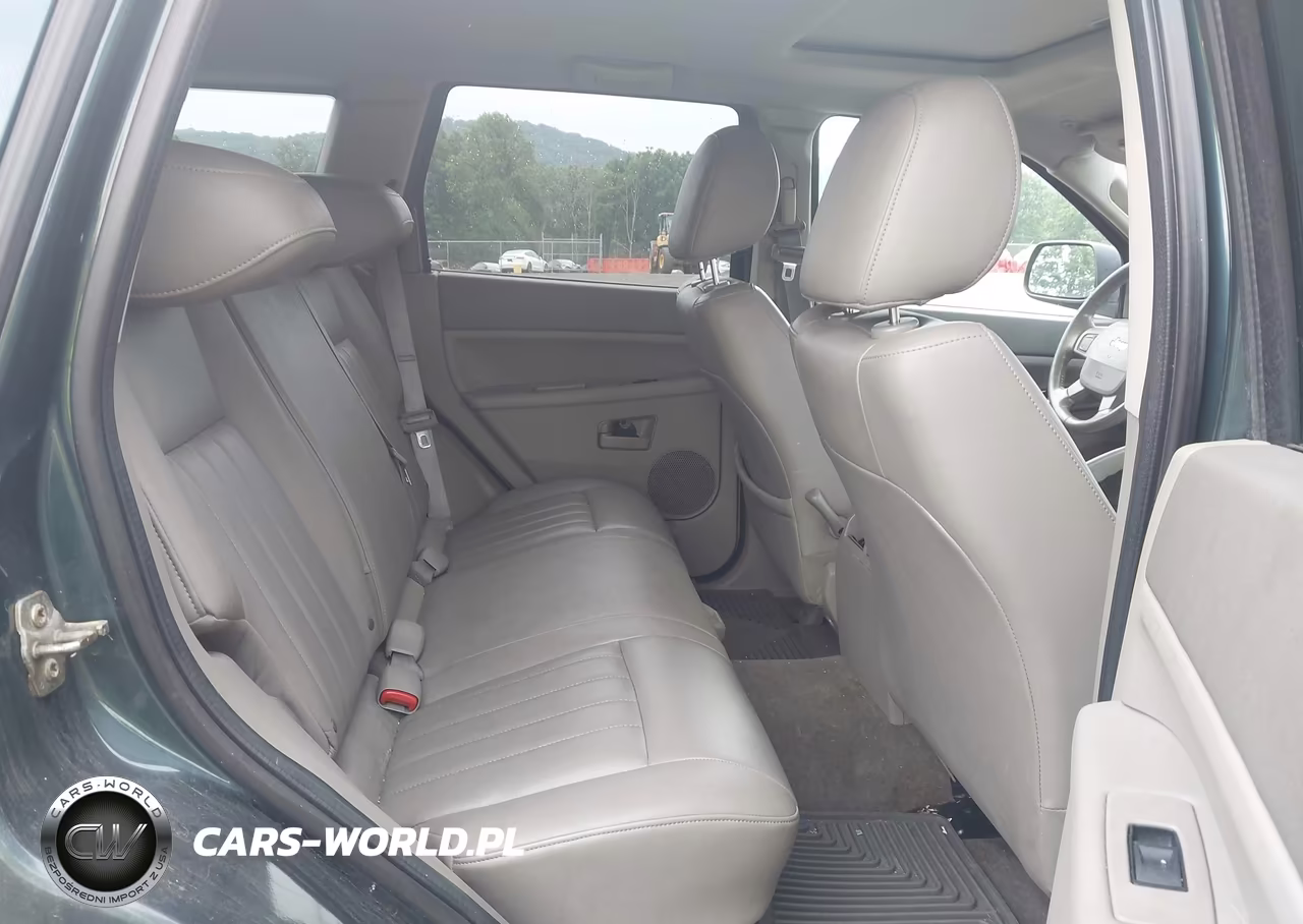 2005 Jeep Grand Cherokee Laredo VIN:1J4GR48K95C653427 - 8