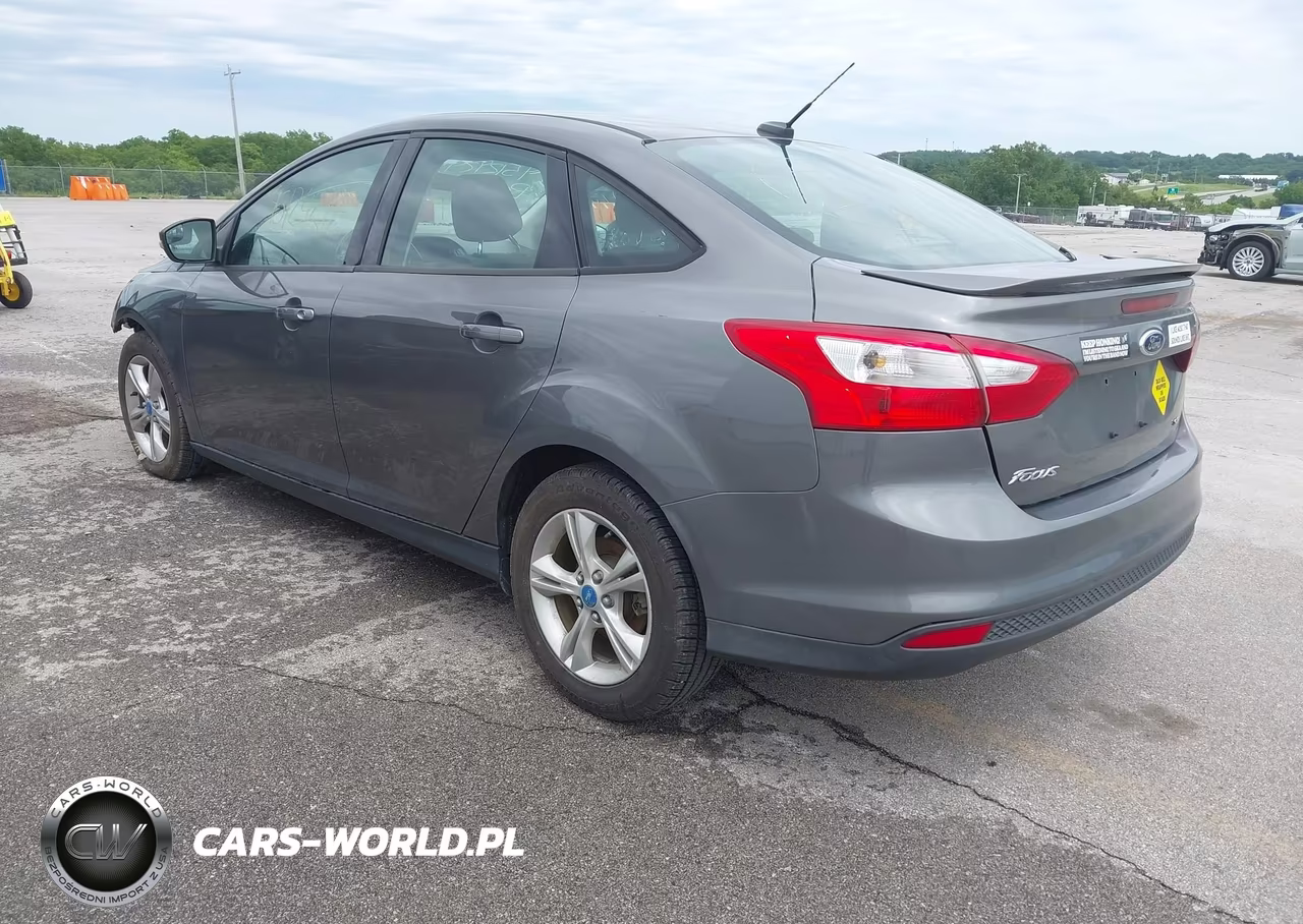 2012 Ford Focus Se VIN:1FAHP3F20CL273585 - 3