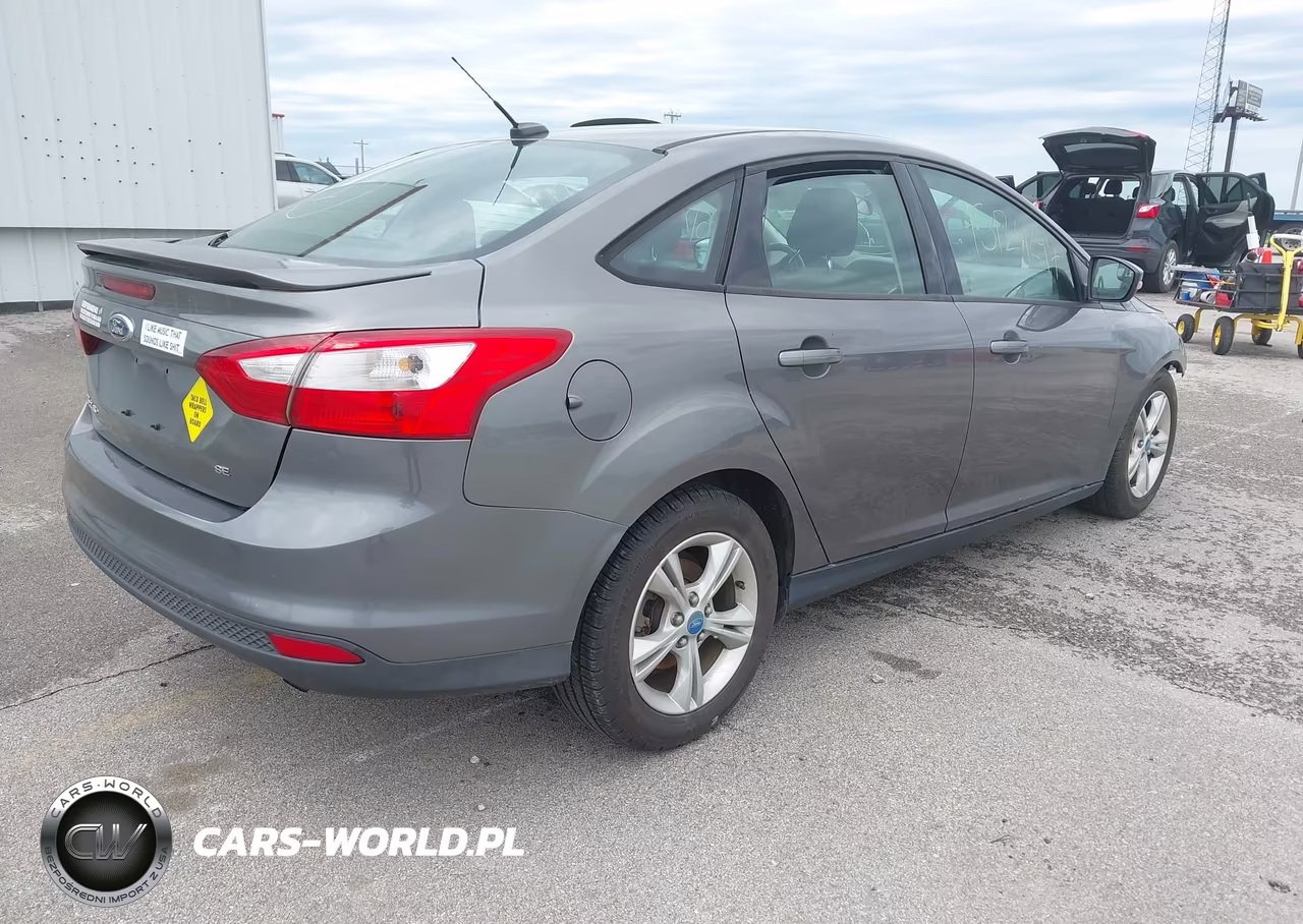 2012 Ford Focus Se VIN:1FAHP3F20CL273585 - 4