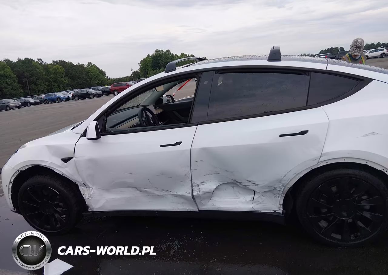 2020 Tesla Model Y Long Range Dual Motor All-Wheel Drive VIN:5YJYGDEE0LF037372 - 14