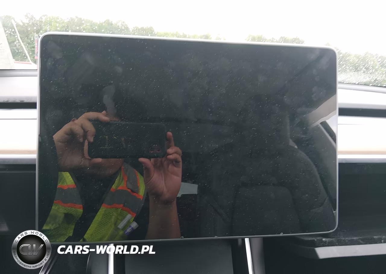2020 Tesla Model Y Long Range Dual Motor All-Wheel Drive VIN:5YJYGDEE0LF037372 - 17