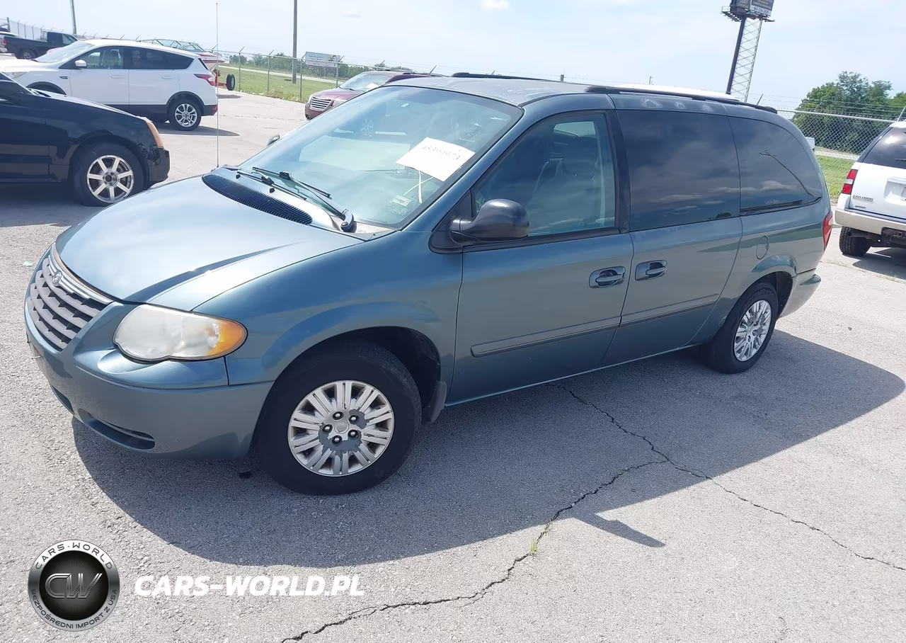 2005 Chrysler Town & Country Lx VIN:2C4GP44R15R439344 - 2