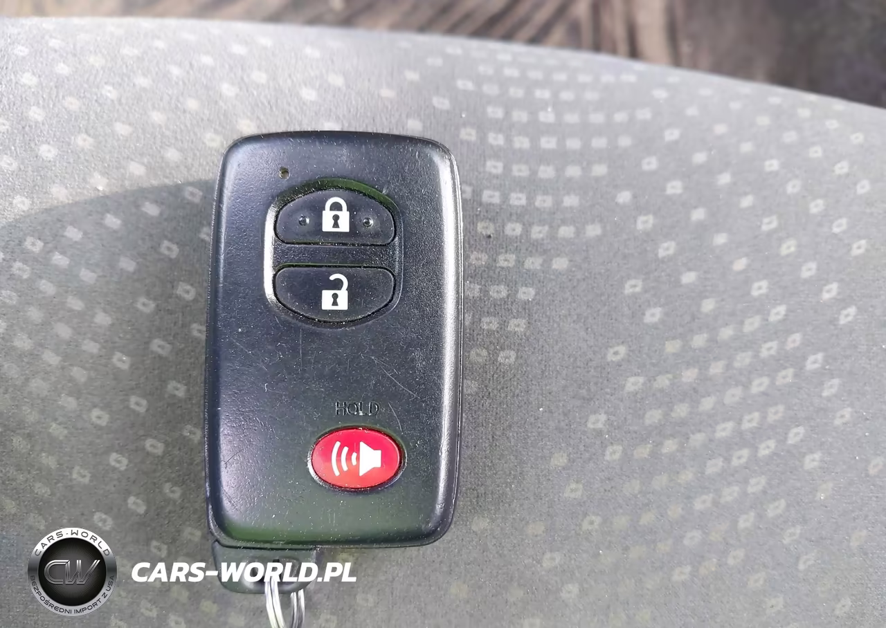 2012 Toyota Prius V Three VIN:JTDZN3EU5C3169035 - 11