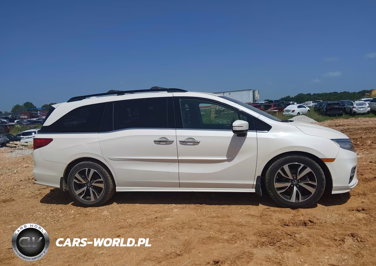 2018 Honda Odyssey Elite VIN:5FNRL6H96JB014234 - 13