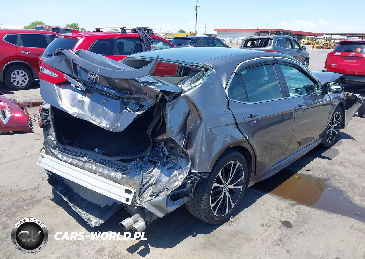 2018 Toyota Camry Se VIN:4T1B11HK7JU626359 - 4