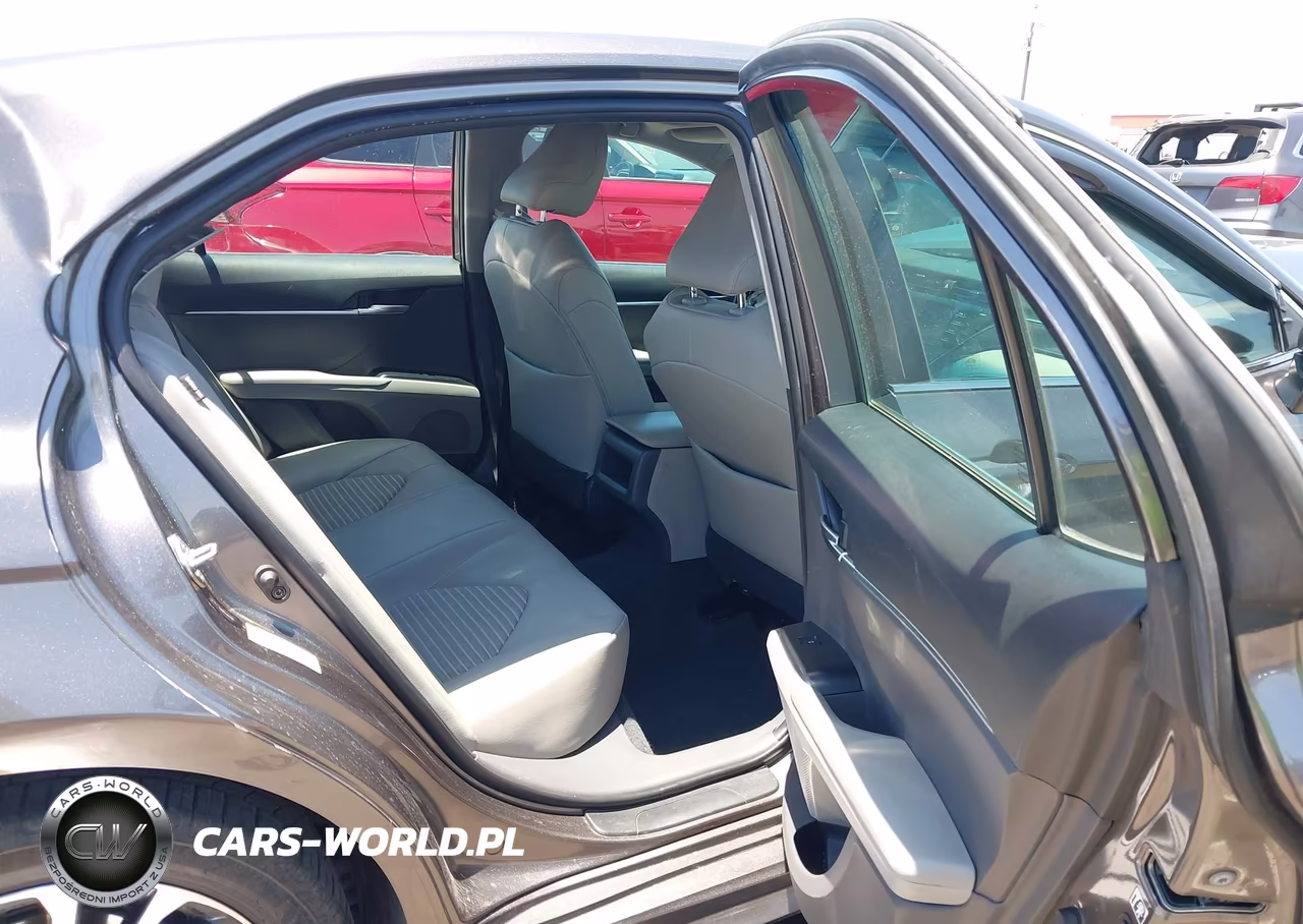 2018 Toyota Camry Se VIN:4T1B11HK7JU626359 - 8