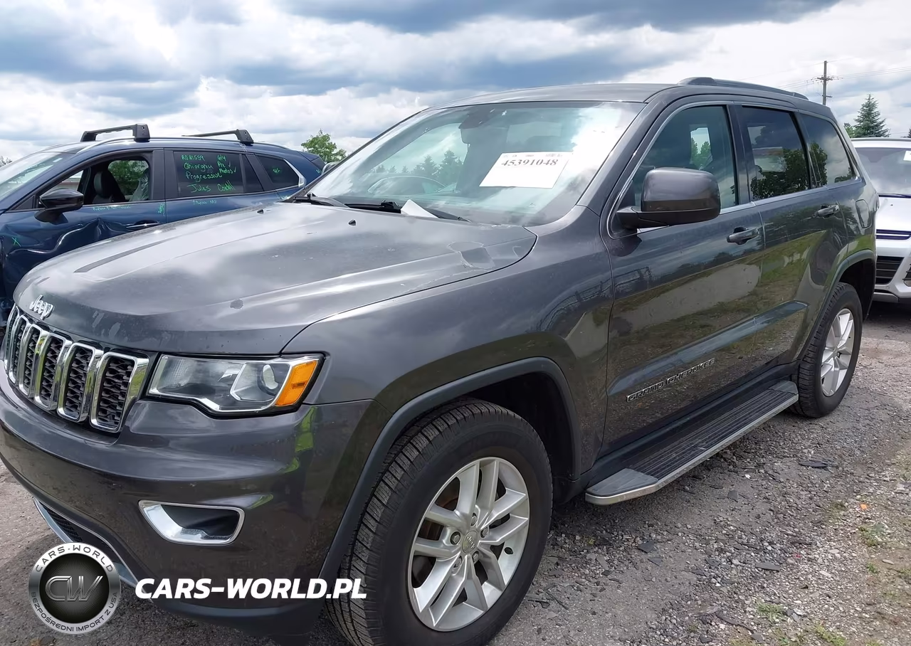 2017 Jeep Grand Cherokee Laredo 4X4 VIN:1C4RJFAG1HC771967 - 2