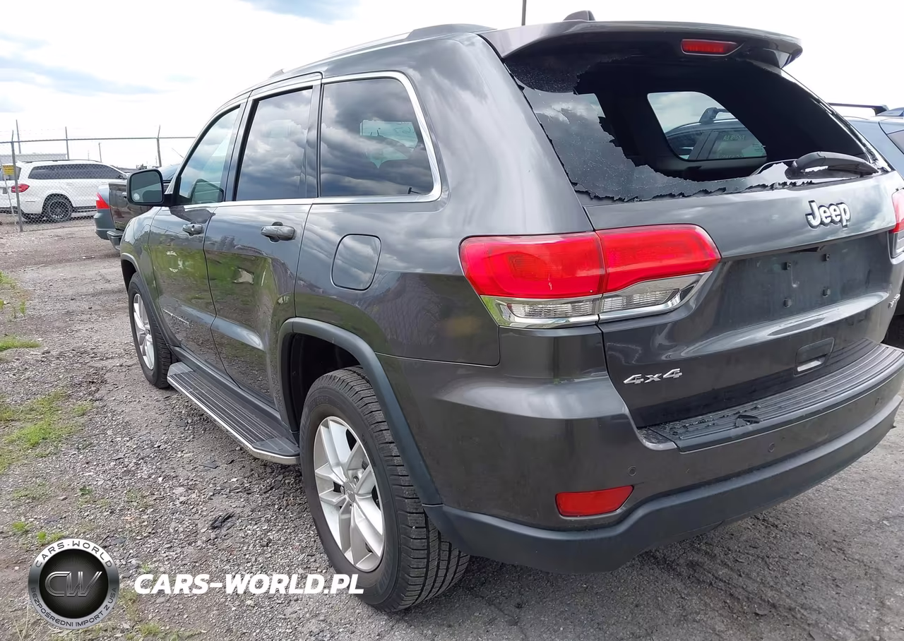2017 Jeep Grand Cherokee Laredo 4X4 VIN:1C4RJFAG1HC771967 - 3