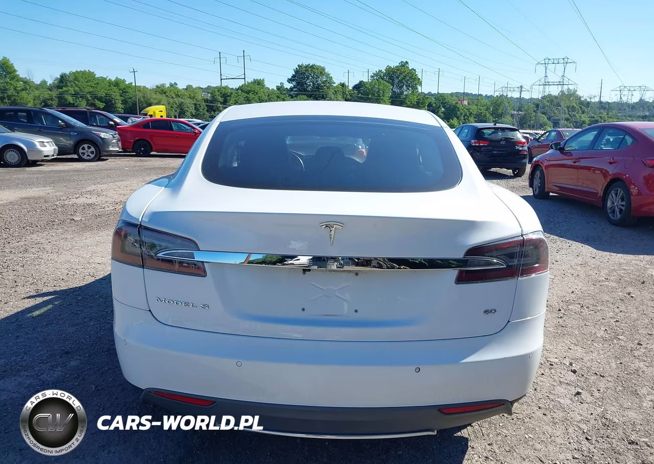 2014 Tesla Model S VIN:5YJSA1S14EFP63620 - 17