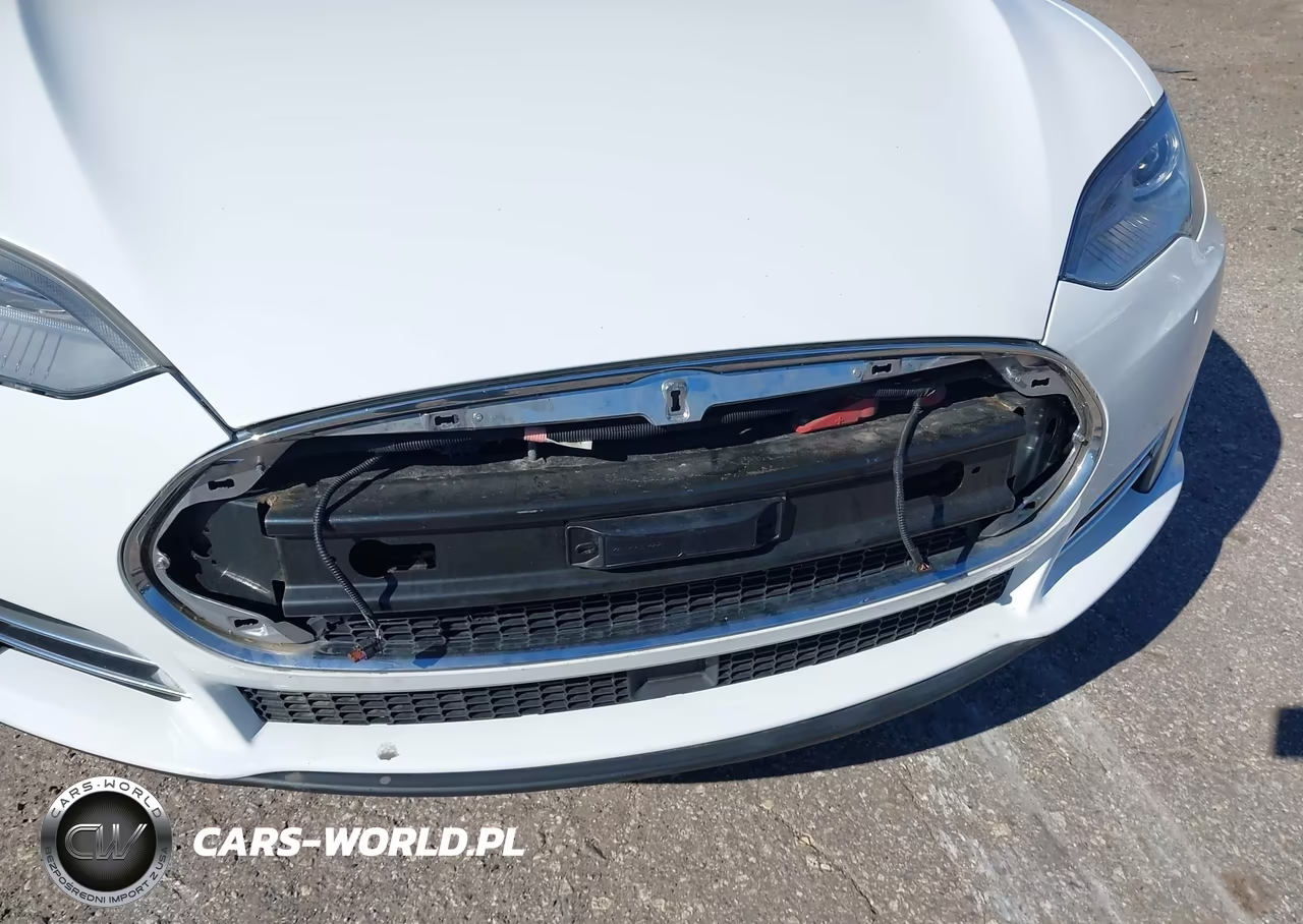 2014 Tesla Model S VIN:5YJSA1S14EFP63620 - 6