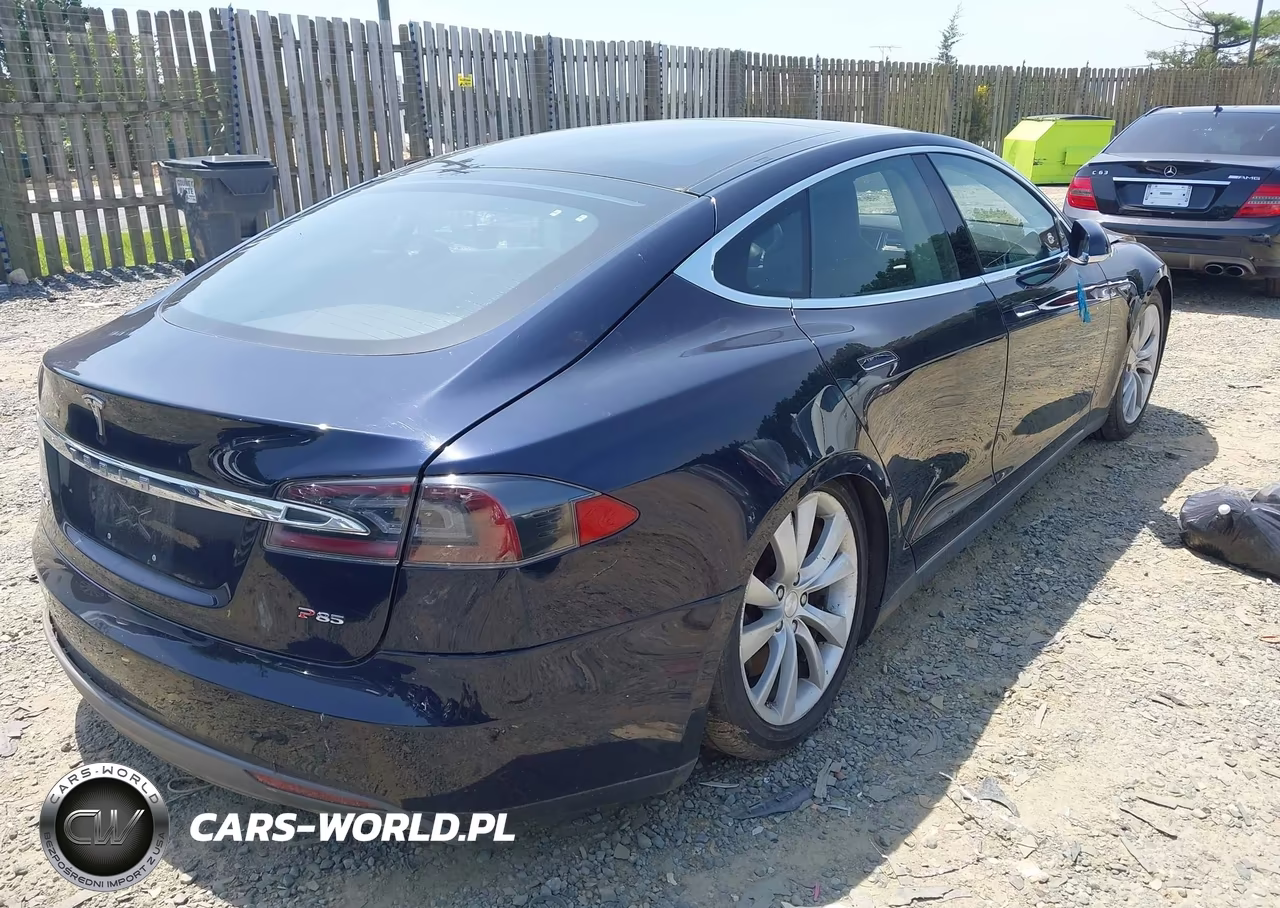 2014 Tesla Model S P85 VIN:5YJSA1H13EFP53815 - 4
