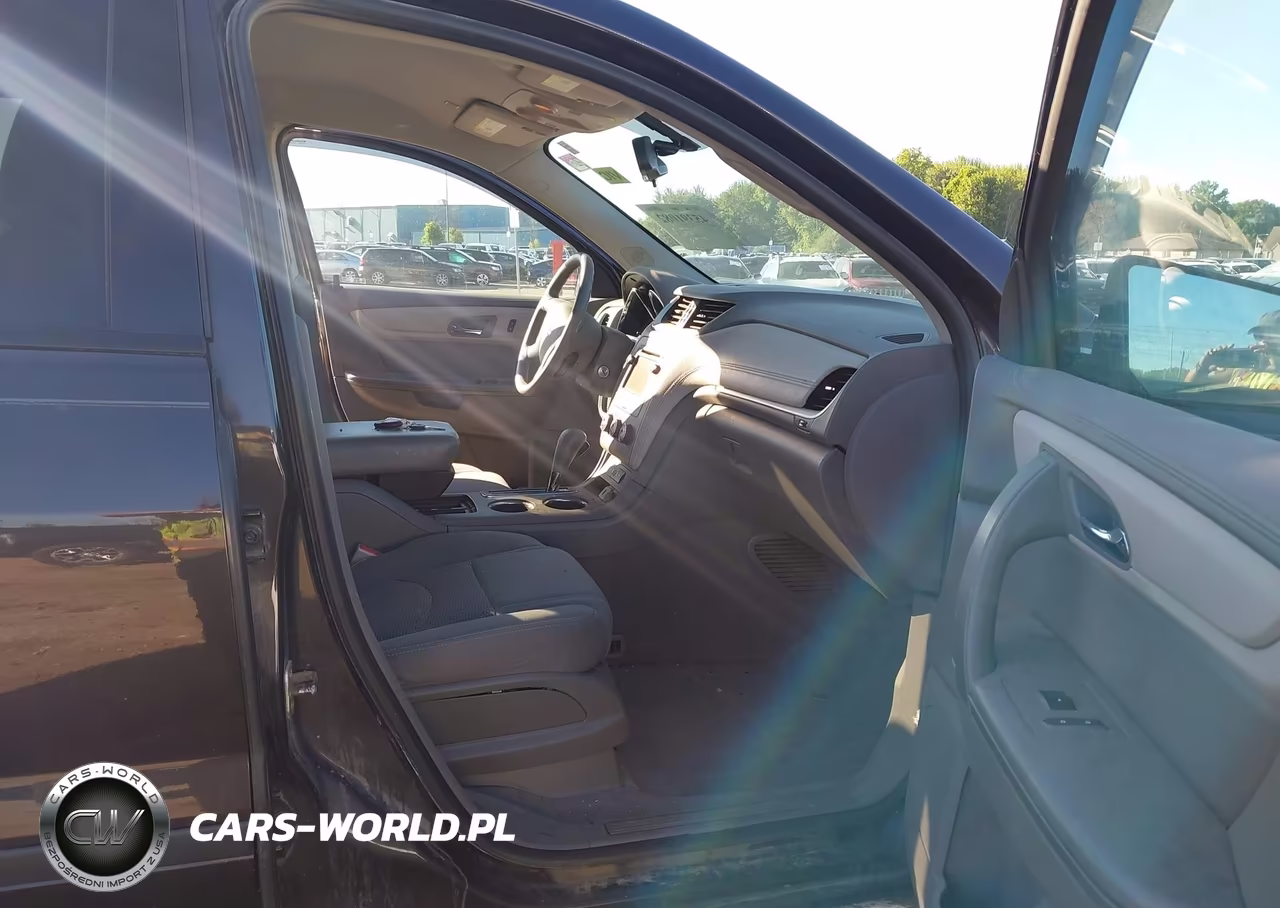 2017 Chevrolet Traverse Ls VIN:1GNKVFKD6HJ266973 - 5