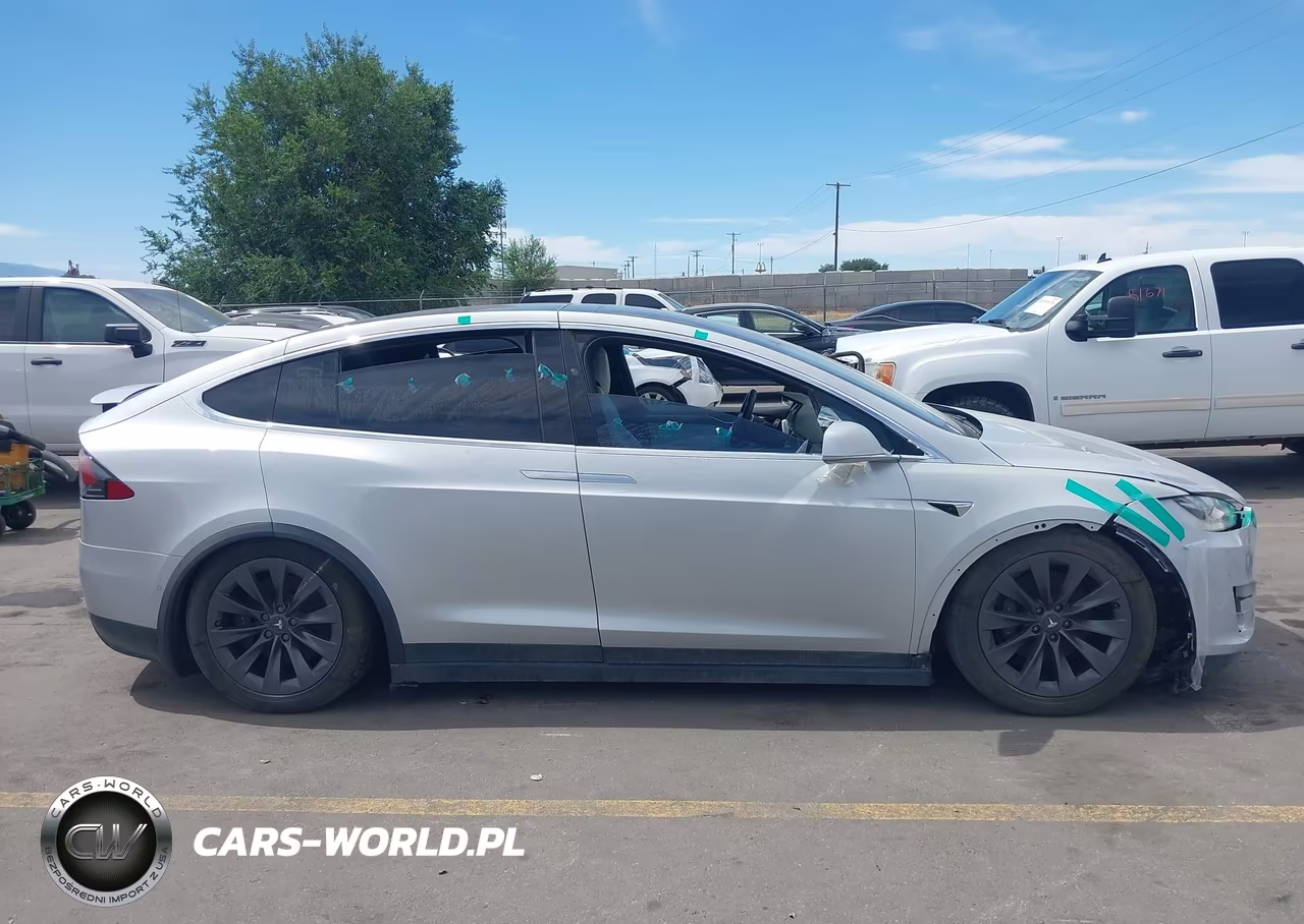 2017 Tesla Model X 100D-75D-90D VIN:5YJXCBE26HF068098 - 13