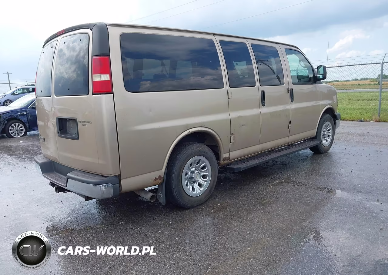 2010 Chevrolet Express 1500 Ls VIN:1GNUGBD42A1131116 - 4