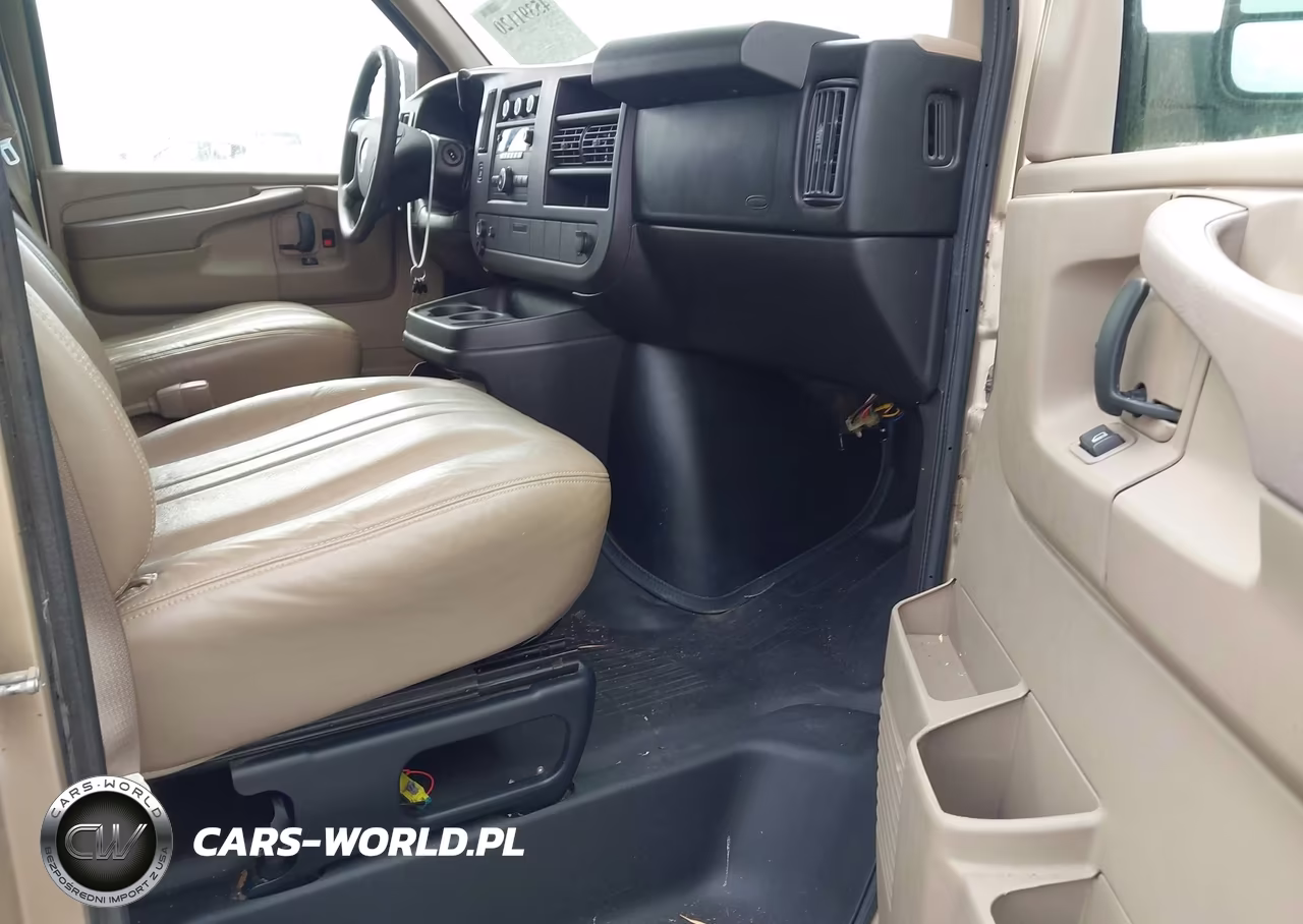 2010 Chevrolet Express 1500 Ls VIN:1GNUGBD42A1131116 - 5