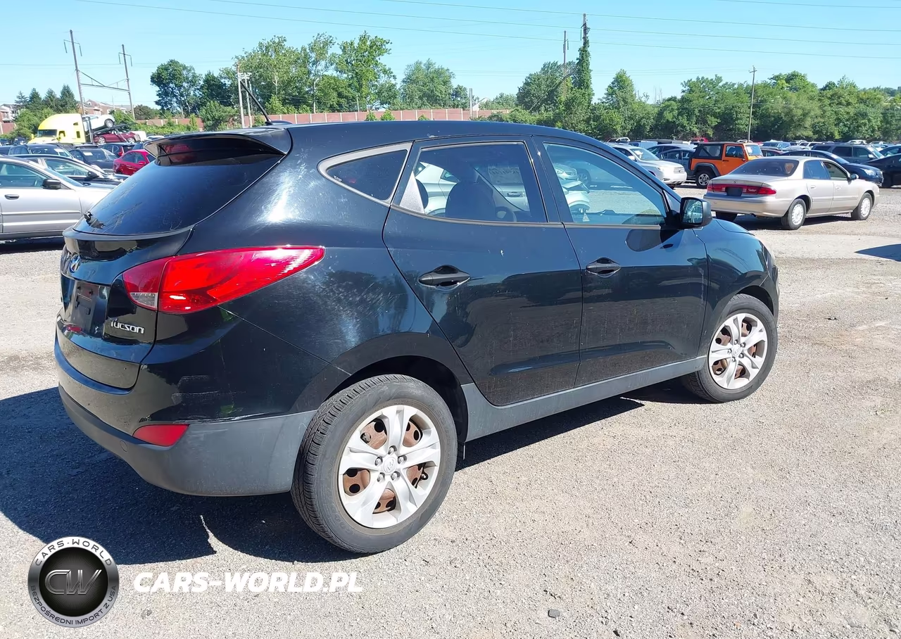 2012 Hyundai Tucson Gl VIN:KM8JT3AB5CU318136 - 4