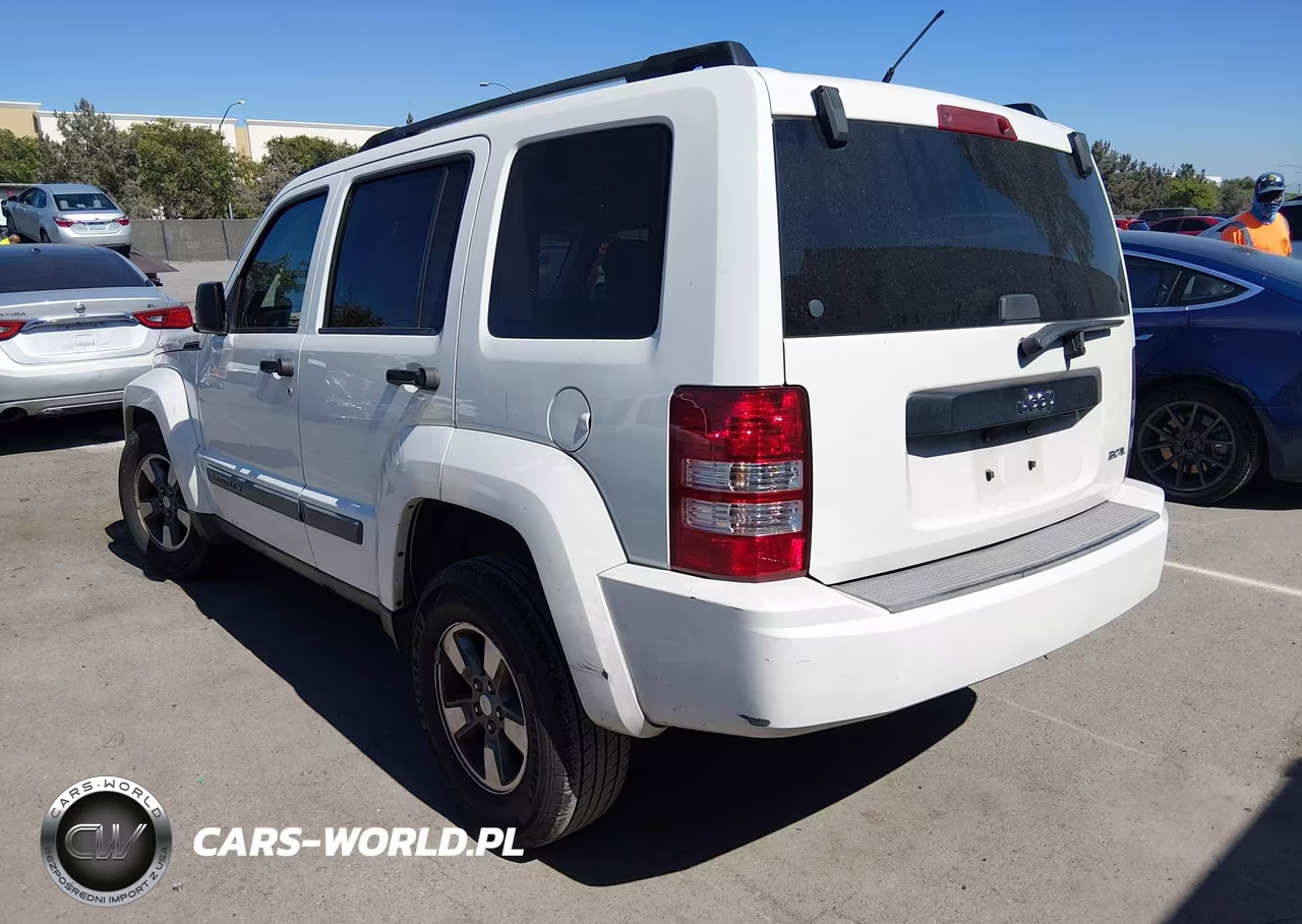 2008 Jeep Liberty Sport VIN:1J8GP28K38W194813 - 3