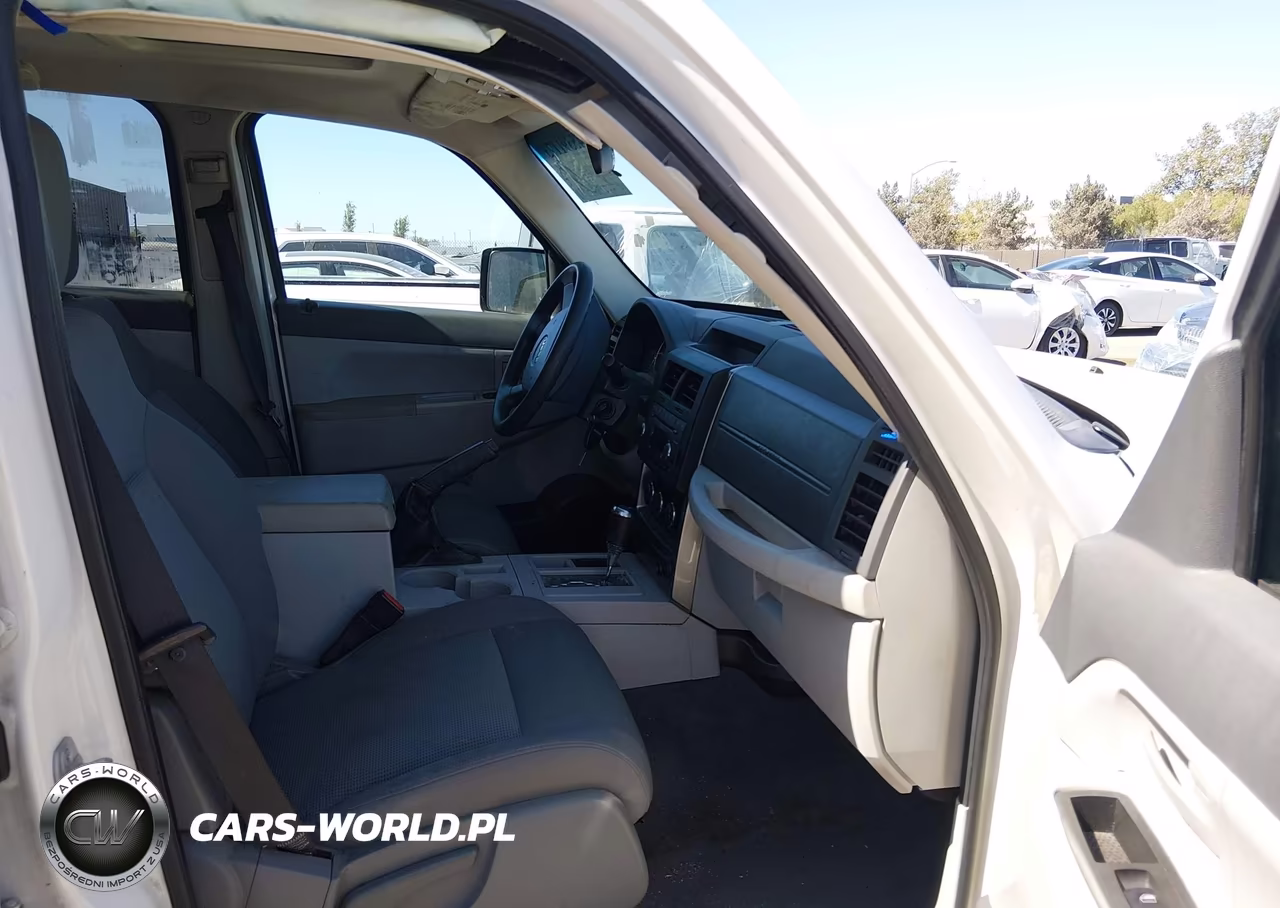 2008 Jeep Liberty Sport VIN:1J8GP28K38W194813 - 5