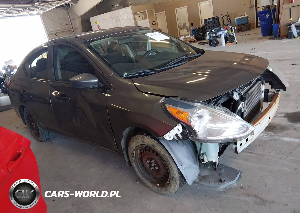2017 Nissan Versa 1.6 S+ – zdjęcie 1 z 15