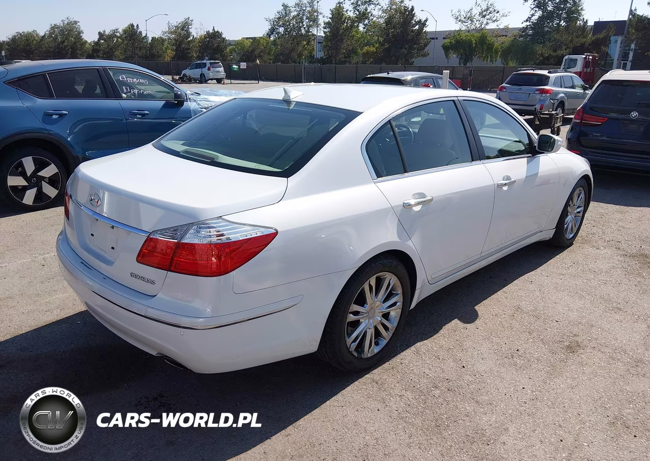 2011 Hyundai Genesis 3.8 VIN:KMHGC4DE9BU122172 - 4