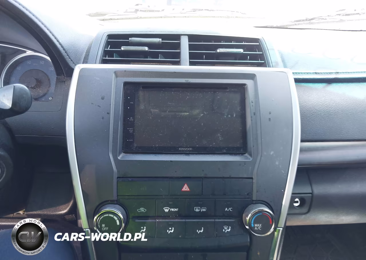 2016 Toyota Camry Le VIN:4T1BF1FK1GU158674 - 18